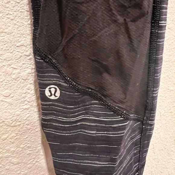 EUC Lululemon Leggings - Picture 1 of 4